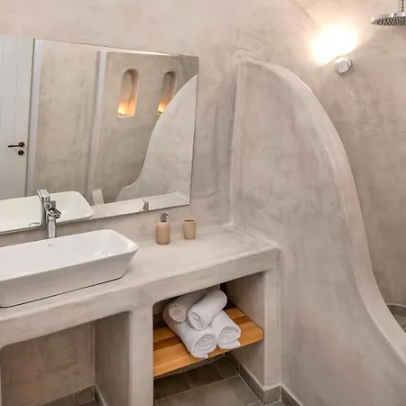 Petit Village Apartman Fíra