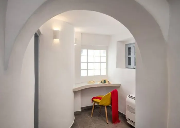 Petit Village * サントリーニ