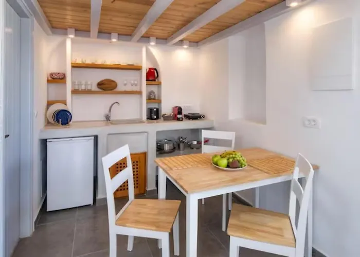 Petit Village * サントリーニ