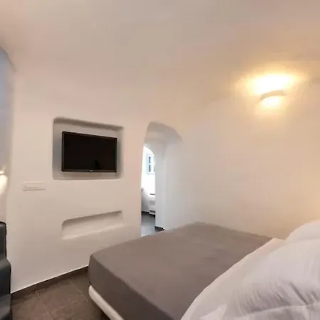 Petit Village Appartement Firá